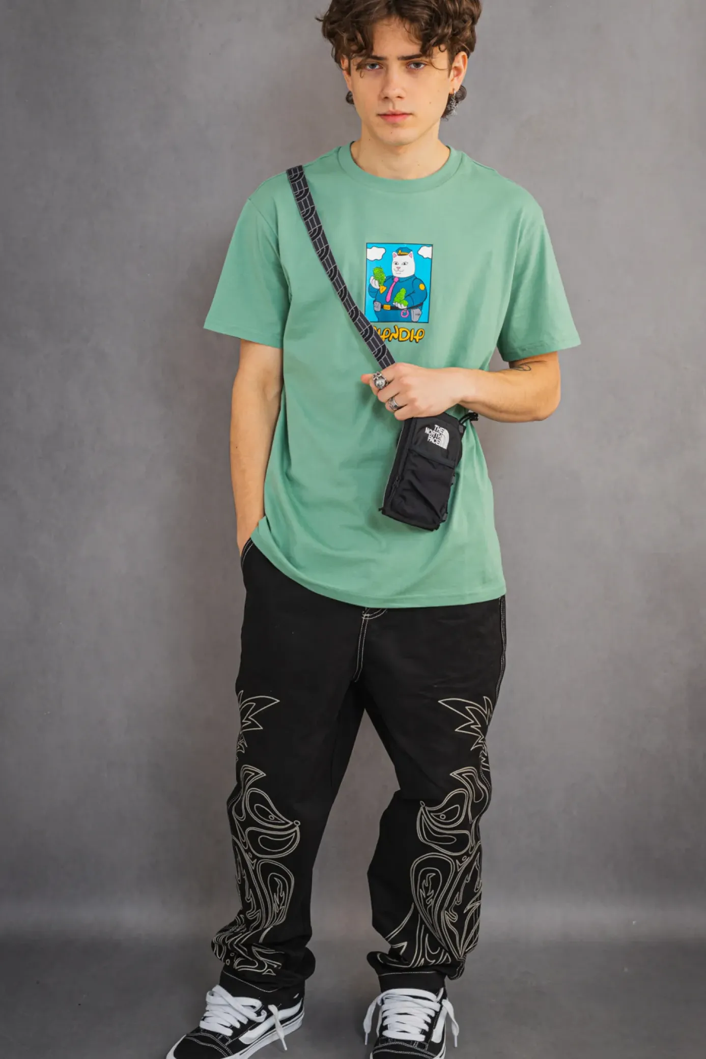 Discount Koszulka Confiscated T-shirty